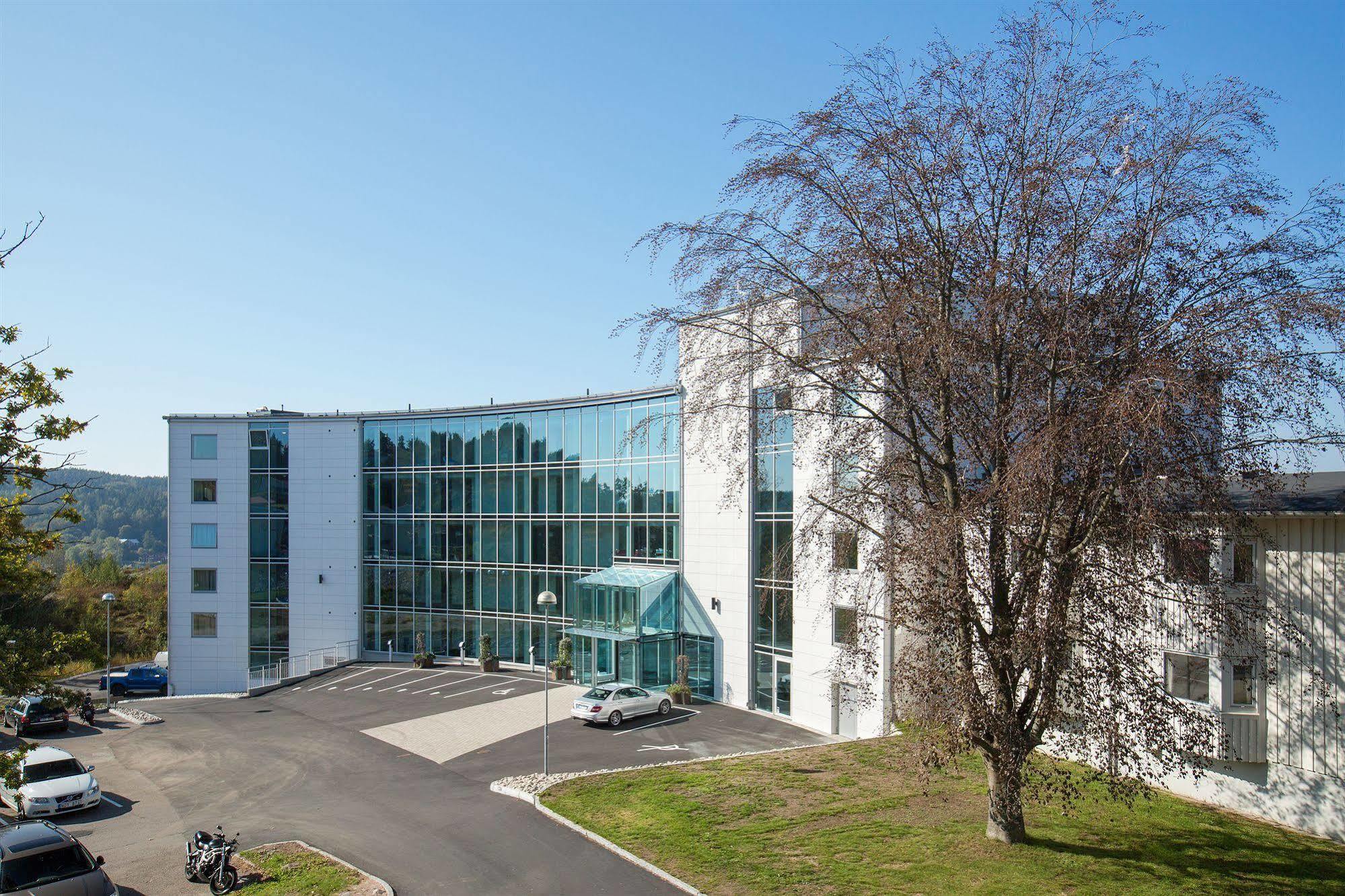 Bohusgarden Hotell & Konferens Uddevalla Exterior foto